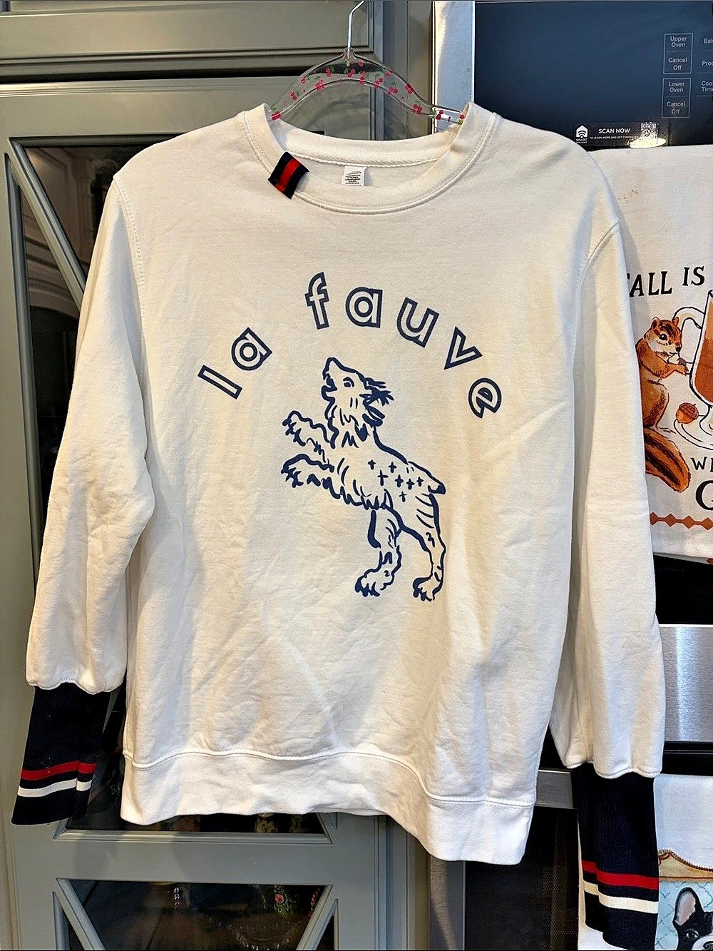 henry Graphic Crewneck Sweatshirt in Cream Small La Fauve